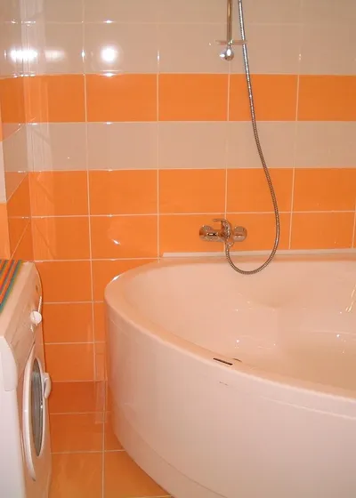 Bathroom by Margot Hartford Photography